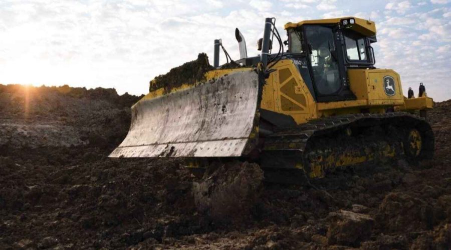 John Deere’s Powerful New 850 X-Tier Dozer With E-Drive Gives Operators Maximum Control