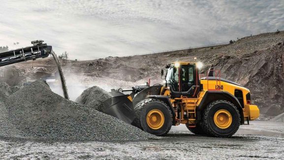 Volvos-New-Wheel-Loader-For-Large-Scale-Rehandling-Is-Packed-With-Productivity-Boosting-Features